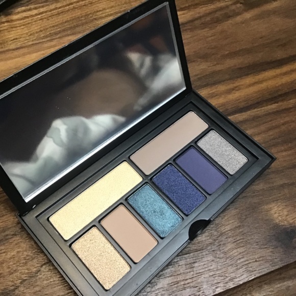 Smashbox eyeshadow pallet and spectrum brush, cool effect Smashbox blue pallet - Picture 6 of 11